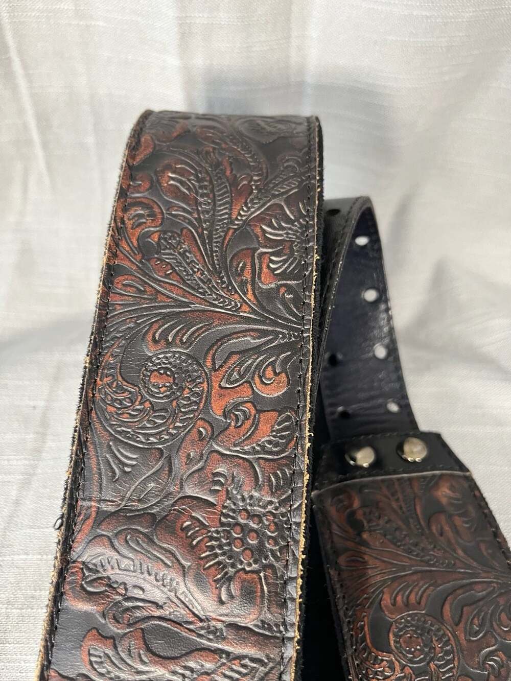 RightOn! Straps Leathercraft Blackguard Tooled Leather Guitar Strap - Picture 2 of 7